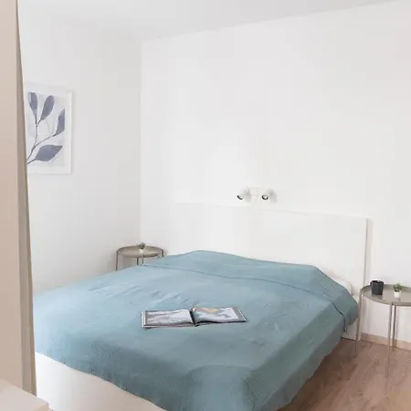 K111 Klapka Budapest